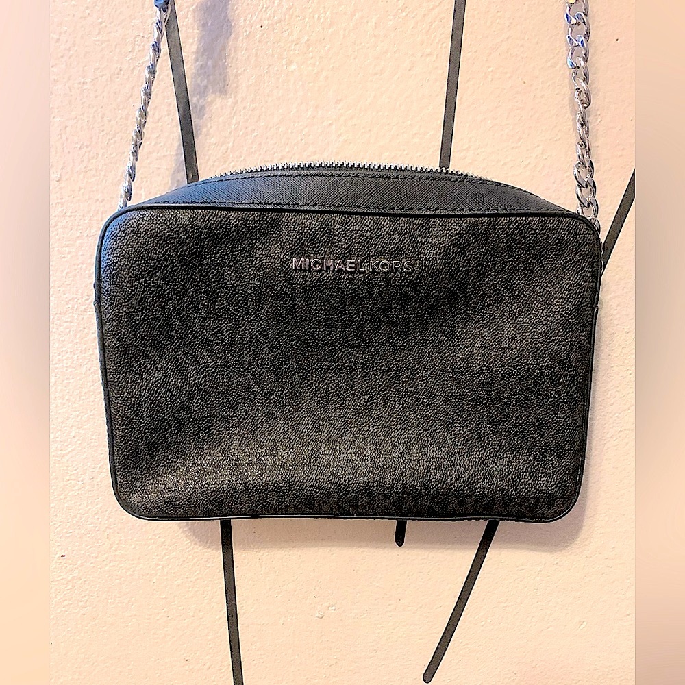 Michael Kors Black Signature Saffiano Leather Crossbody Bag Excellent Condition